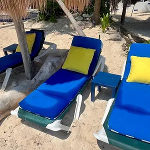 Beachfront Hammock Heaven Apartamento Akumal